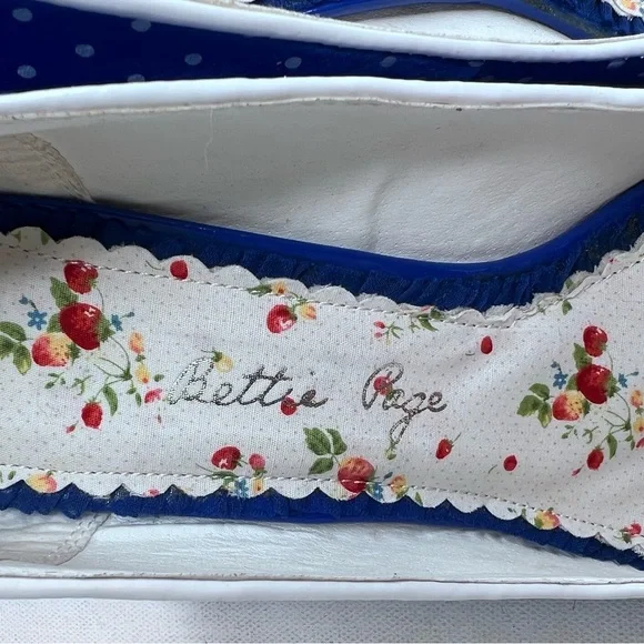 Bettie Page blue polka dot red bow pump - Picture 9 of 10